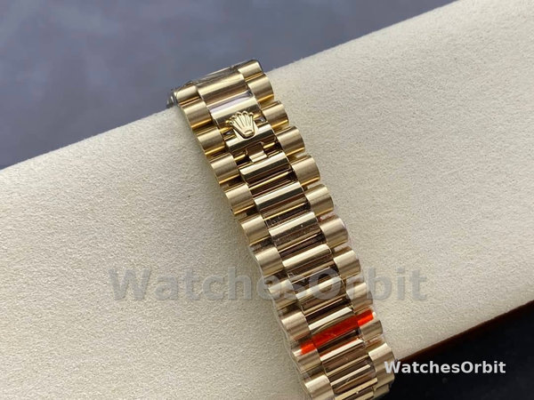 Replica Heren Rolex Day Date 40-M228348RBR 0040, 18K geelgoud, groene wijzerplaat, diamanten lunette