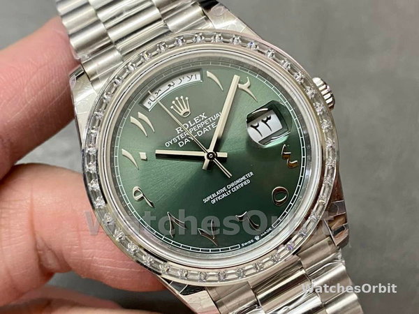 Replica Heren Rolex Day-Date 40-228396TBR, Platina, Arabische cijfers, Groen met diamanten, Groene wijzerplaat