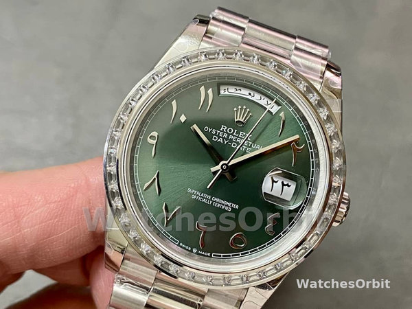 Replica Heren Rolex Day-Date 40-228396TBR, Platina, Arabische cijfers, Groen met diamanten, Groene wijzerplaat