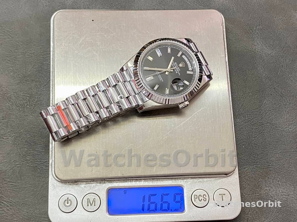 Replica Heren Rolex Day-Date-228239 0005, 40mm, zwarte diamanten wijzerplaat, geribbelde lunette, heren zwart