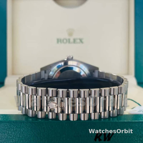 Replica Heren Rolex Day-Date-228239 0005, 40mm, zwarte diamanten wijzerplaat, geribbelde lunette, heren zwart
