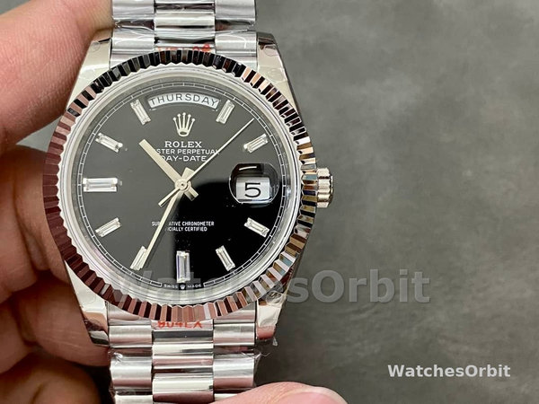 Replica Heren Rolex Day-Date-228239 0005, 40mm, zwarte diamanten wijzerplaat, geribbelde lunette, heren zwart