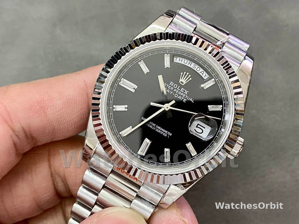Replica Heren Rolex Day-Date-228239 0005, 40mm, zwarte diamanten wijzerplaat, geribbelde lunette, heren zwart