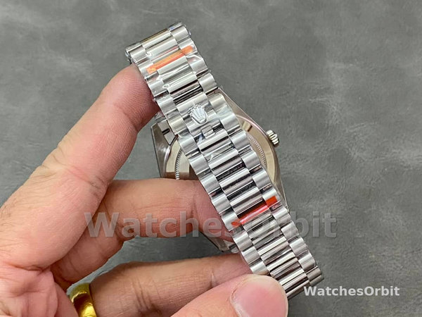 Replica Heren Rolex Day-Date-228239 0005, 40mm, zwarte diamanten wijzerplaat, geribbelde lunette, heren zwart
