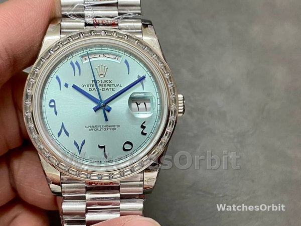 Replica Heren Rolex Day-Date Platinum Ijsblauw Arabisch wijzerplaat Diamant Bezel 228396TBR 40MM Ijsblauwe wijzerplaat