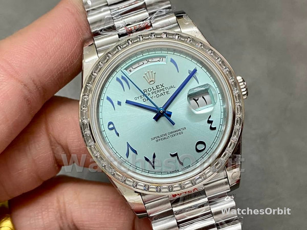 Replica Heren Rolex Day-Date Platinum Ijsblauw Arabisch wijzerplaat Diamant Bezel 228396TBR 40MM Ijsblauwe wijzerplaat