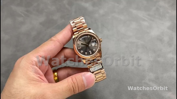Replica Heren Rolex Submariner 40-16613T, 18K, Champagne Diamond Dial, Zwarte Bezel, Gold Champagne Dial
