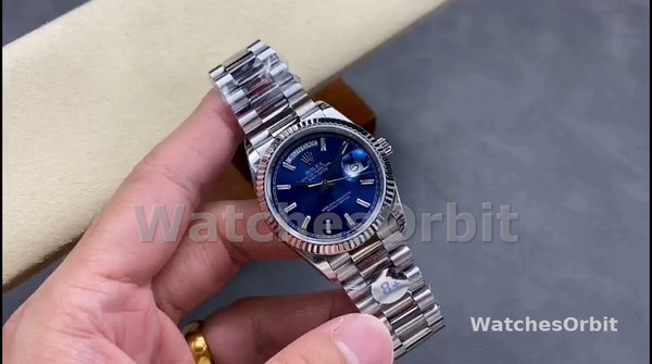Replica Rolex Day Date 36-m128236 0023 voor heren, 36 mm, helderblauwe wijzerplaat met diamant bezet, geribbelde lunette, President