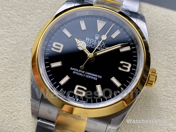 Replica Rolex Sky-Dweller 42-m336935 0007, quadrante bianco intenso, lunetta scanalata, bracciale Jubilee, quadrante bianco intenso, uomo