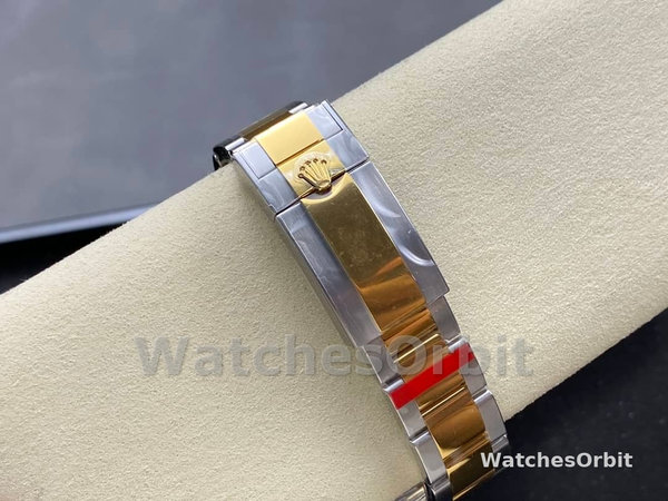 Replica Rolex Sky-Dweller 42-m336935 0007, quadrante bianco intenso, lunetta scanalata, bracciale Jubilee, quadrante bianco intenso, uomo