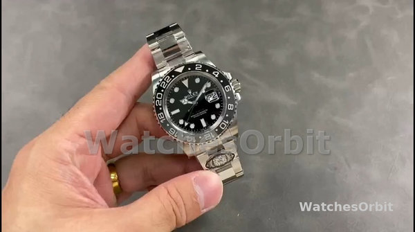 Replica Rolex GMT-Master II Uomo Lunetta verde e nera M126710GRNR 40MM Automatico Nero