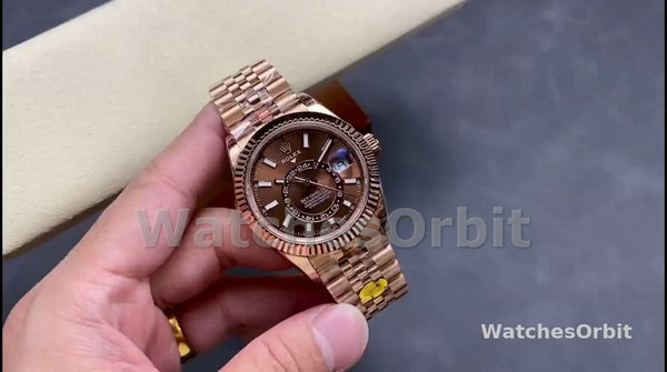 Replica Heren Rolex Sky-Dweller 42-m336935 0006, Everose goud, Chocolade wijzerplaat Chocolade wijzerplaat