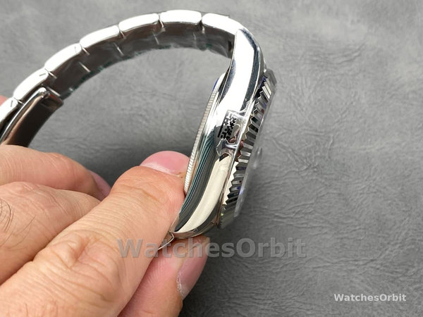 Replica Rolex Day Date unisex 36-128236 0009, lunetta scanalata, bracciale in platino, blu ghiaccio