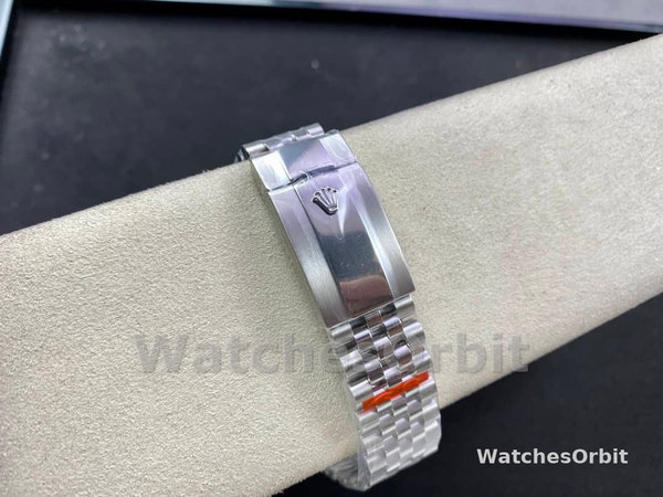 Replica Rolex Sky Dweller 42mm Quadrante Bianco Lunetta Scanalata M336934 0004 Uomo Quadrante Bianco