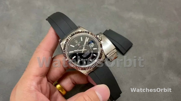 Replica Heren Rolex Sky-Dweller 42-M336239 0002, witgoud, zwarte wijzerplaat