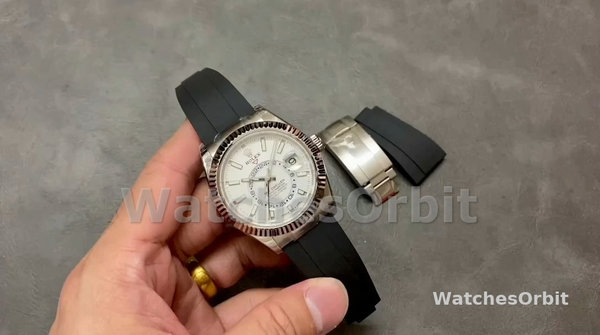 Replica Heren Rolex Sky-Dweller 42-M336239 0003, Witgoud, Witte wijzerplaat, Oysterflex Witte wijzerplaat