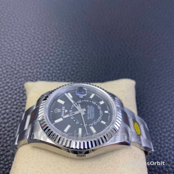 Replica Rolex Sky Dweller 42mm Bianco Rolesor Quadrante Nero Uomo M336934 0007 Quadrante Nero Uomo
