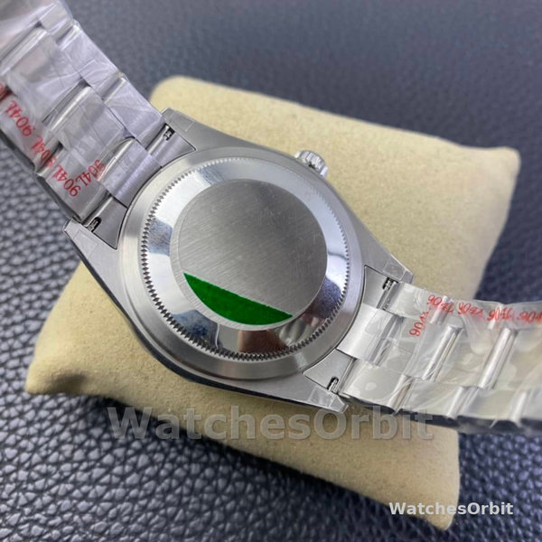 Replica Rolex Sky Dweller 42mm Bianco Rolesor Quadrante Nero Uomo M336934 0007 Quadrante Nero Uomo