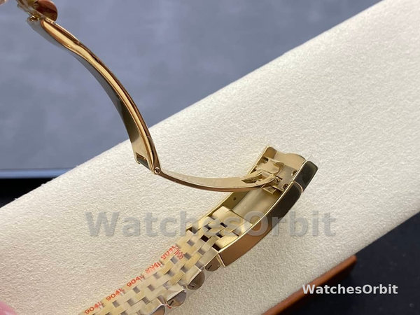 Replica Rolex Sky-Dweller 42-M336938 0006, Oro giallo, GMT, Quadrante bianco, Stile Giubileo, Uomo Bianco
