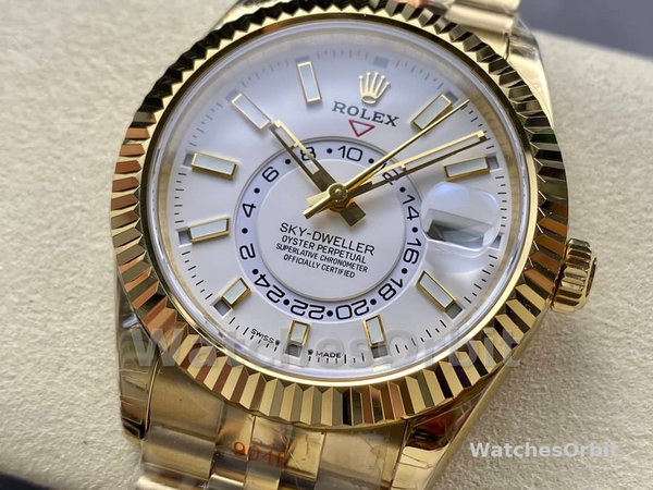 Replica Rolex Sky-Dweller 42-M336938 0006, Oro giallo, GMT, Quadrante bianco, Stile Giubileo, Uomo Bianco