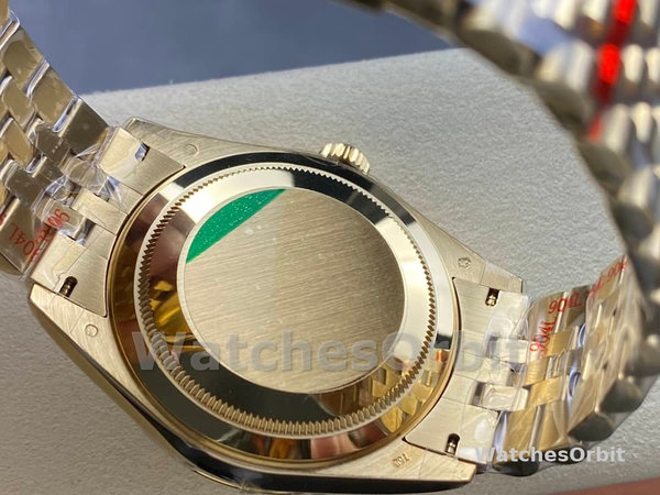 Replica Rolex Sky-Dweller 42-M336938 0006, Oro giallo, GMT, Quadrante bianco, Stile Giubileo, Uomo Bianco