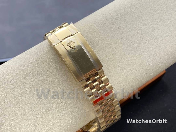 Replica Rolex Sky-Dweller 42-M336938 0006, Oro giallo, GMT, Quadrante bianco, Stile Giubileo, Uomo Bianco