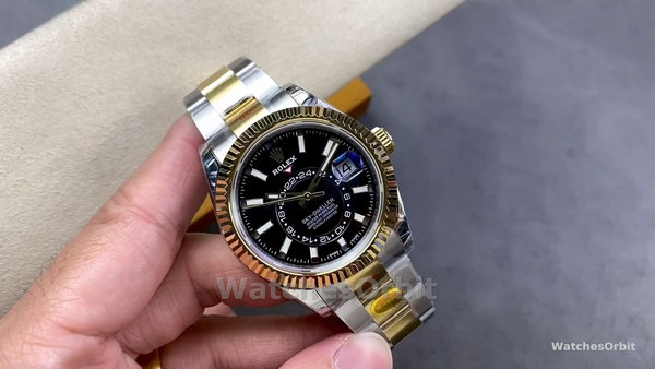 Men's Rolex Sky Dweller 42mm Yellow Rolesor Black Dial Oyster M336933 0003 Men's Black Dial