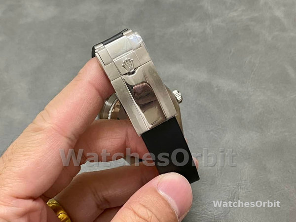 Mens Rolex Sky Dweller 42mm Black Dial Rubber Strap M336239 0002 Mens Green Dial Replica Watch Image