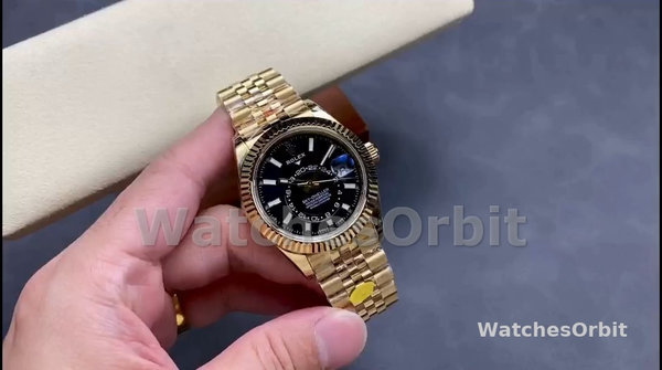 Replica Heren Rolex Sky-Dweller 42-m336938 0005, 42mm, 18K geelgoud, zwarte wijzerplaat Zwarte wijzerplaat